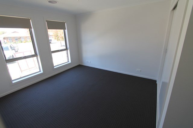 2B Alexandra Street SEBASTOPOL 9