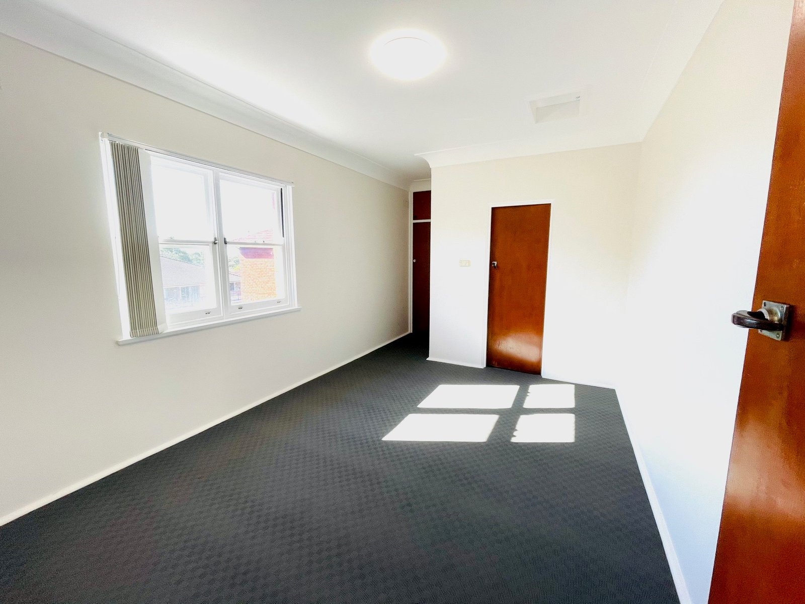 2B Andover Street CARLTON 3