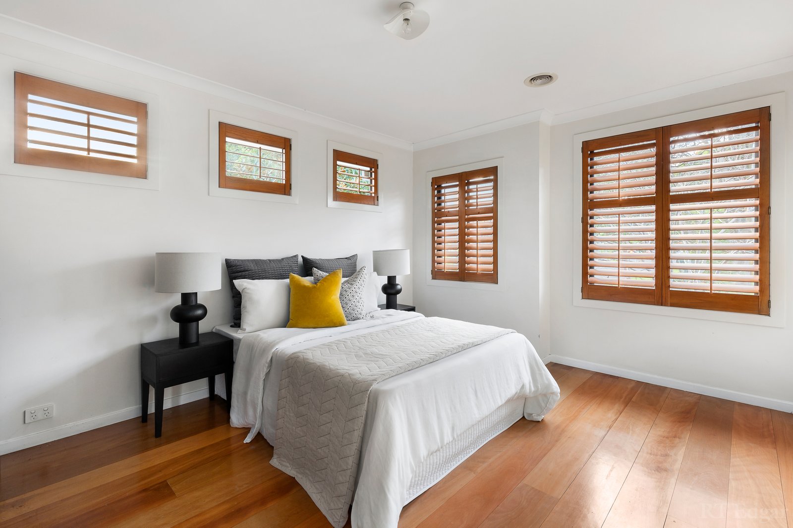 Real Estate and Property in 2B Bardia Avenue, Ashburton, VIC