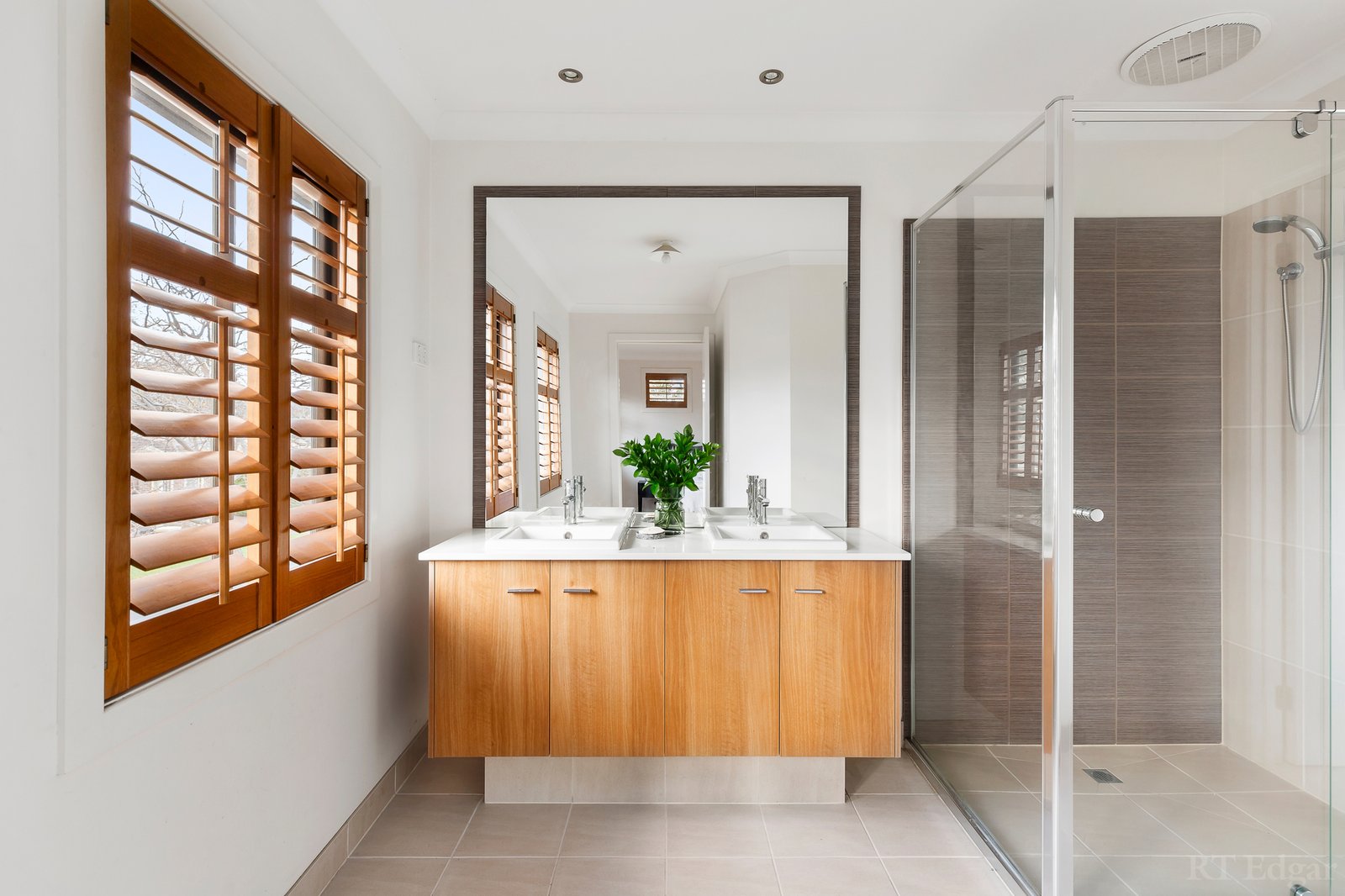 Real Estate and Property in 2B Bardia Avenue, Ashburton, VIC