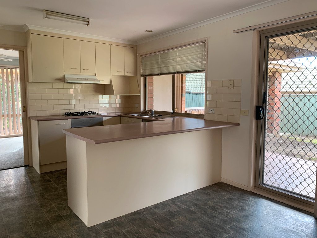 2b Chiffley Street WODONGA 5