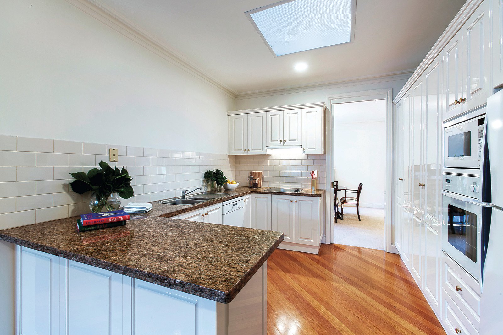 2B Erica Avenue, Glen Iris, VIC