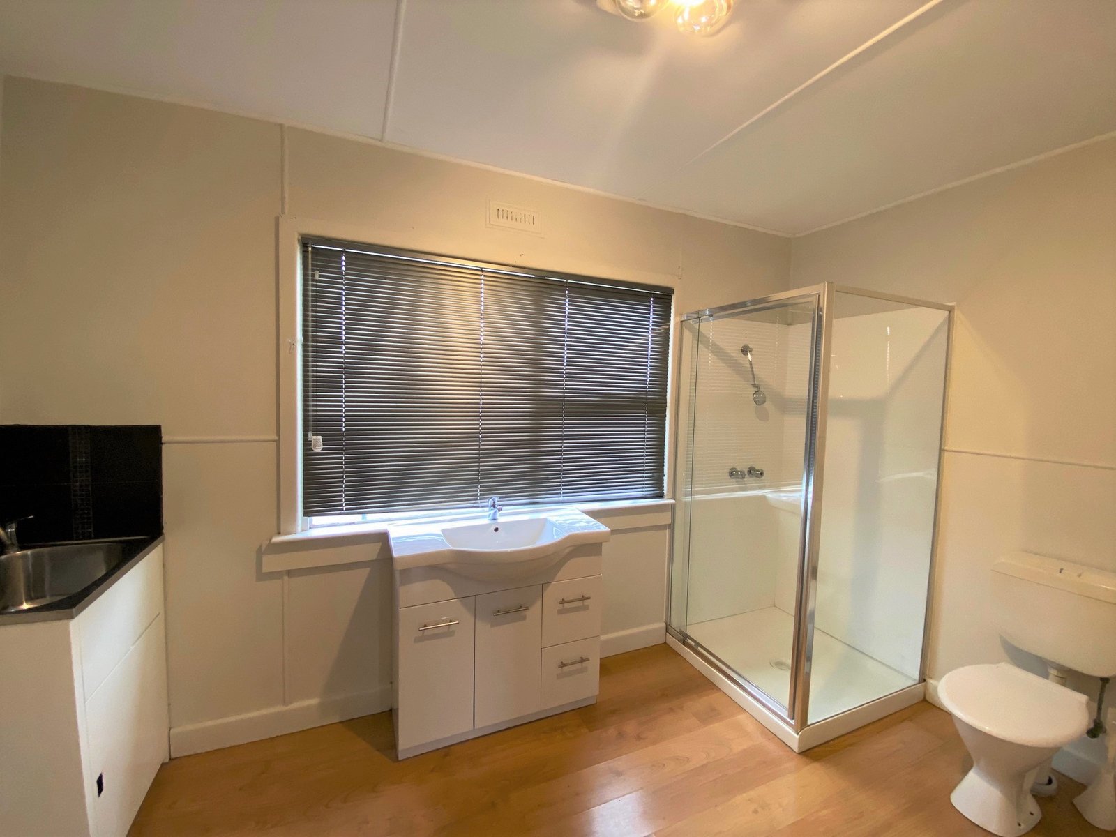 2B Henry Street SORELL 11