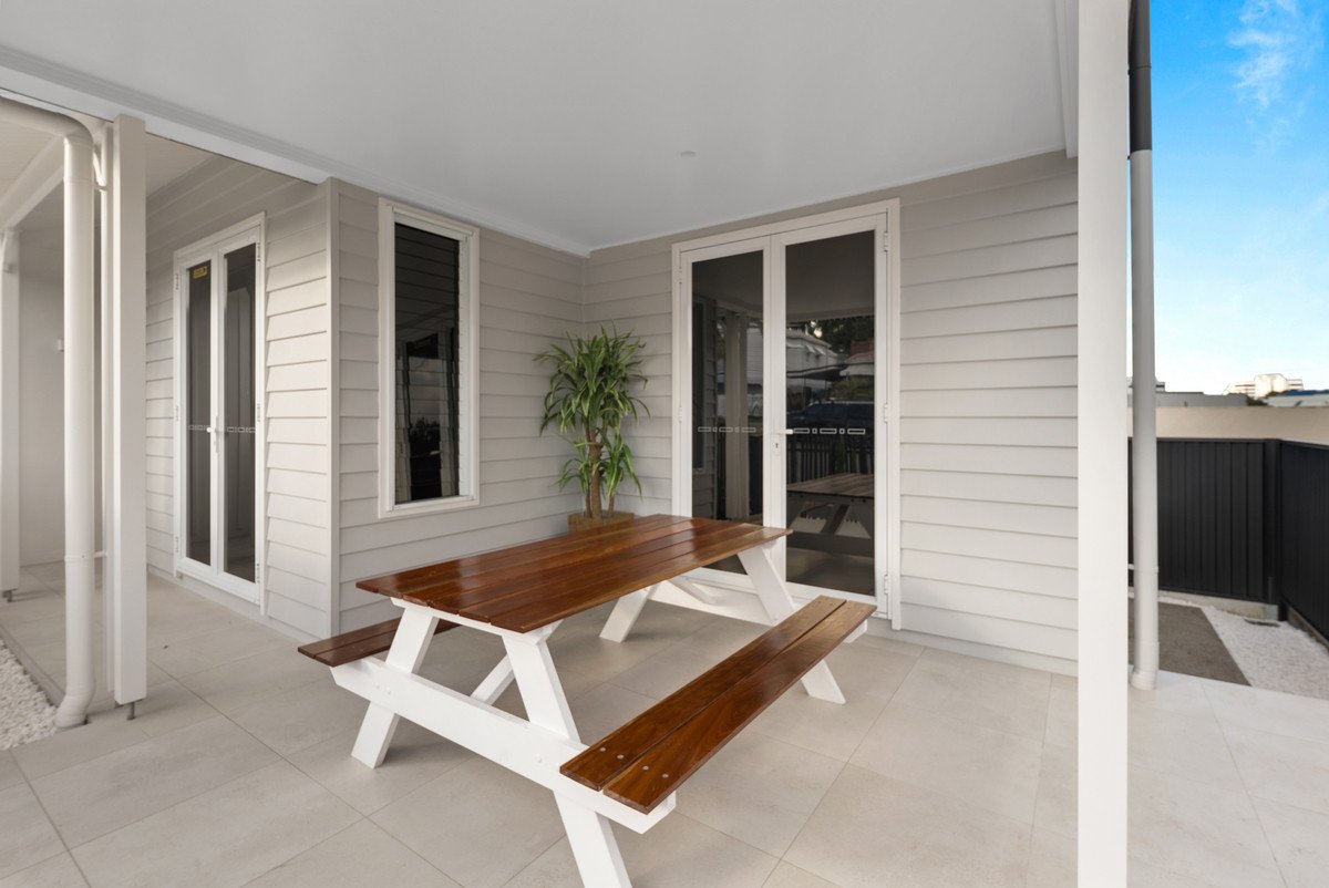 2B Kate Street Southport 12