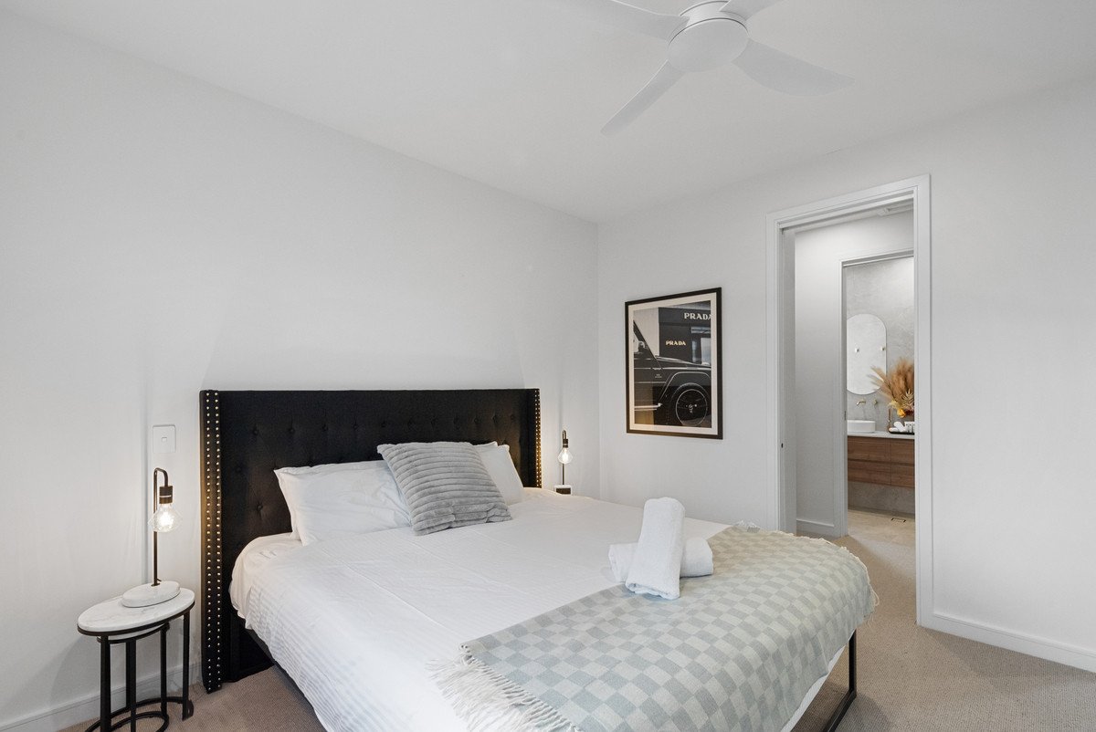 2B Kate Street Southport 15