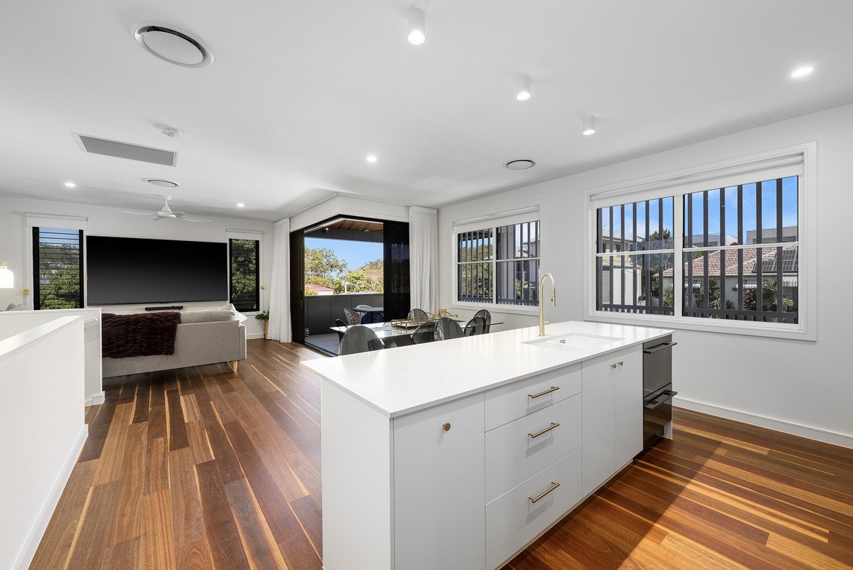 2B Kate Street Southport 16