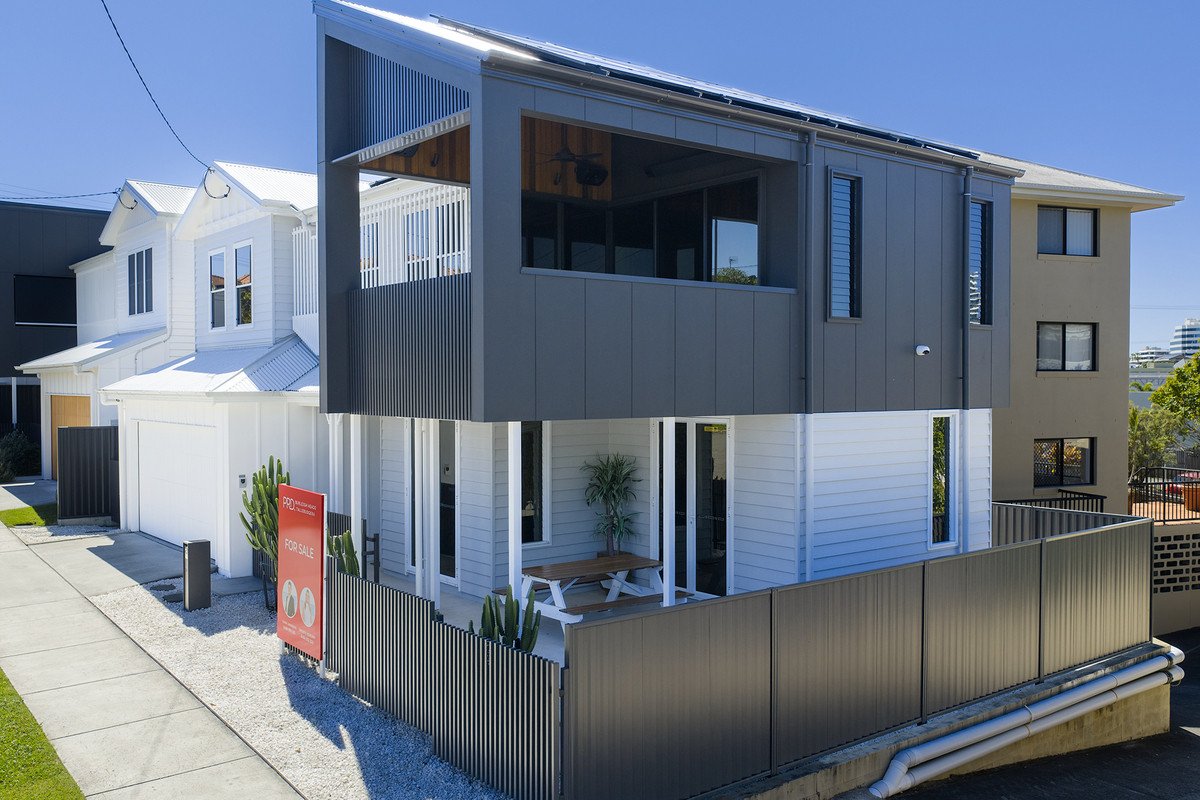 2B Kate Street Southport 24