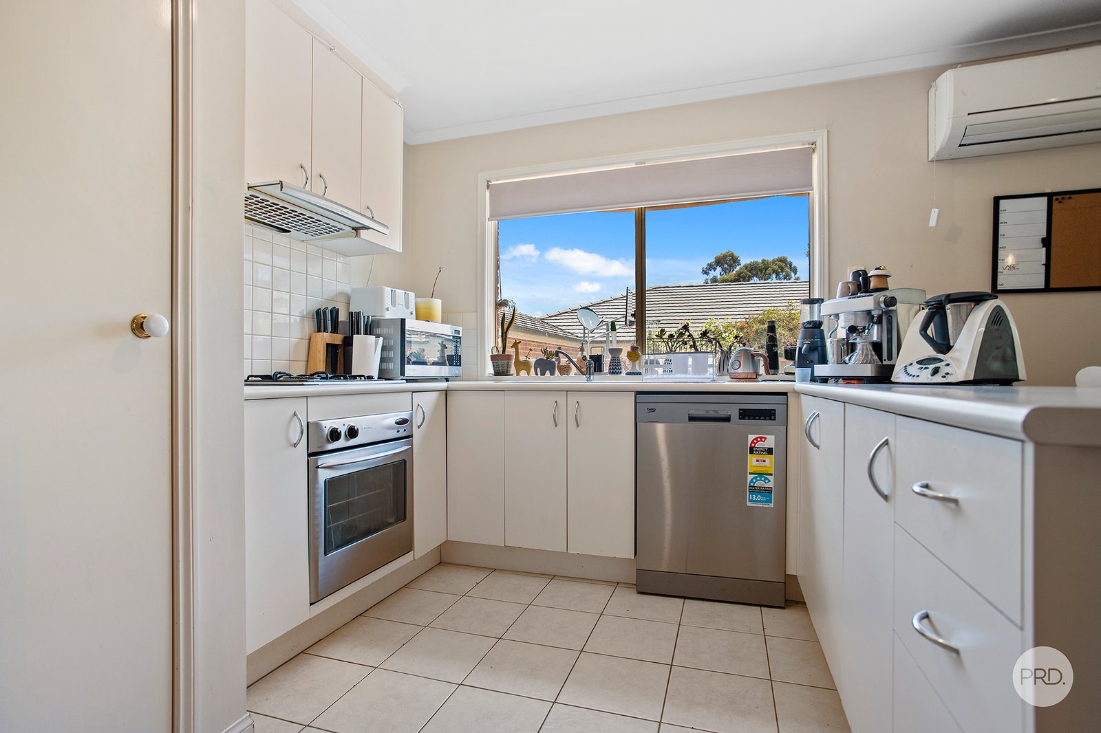 2B Lyndale Court FLORA HILL 6