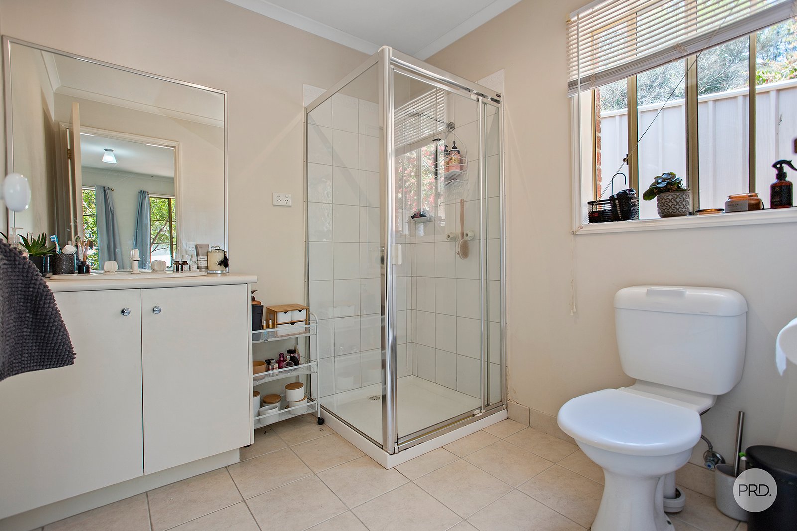 2B Lyndale Court FLORA HILL 9