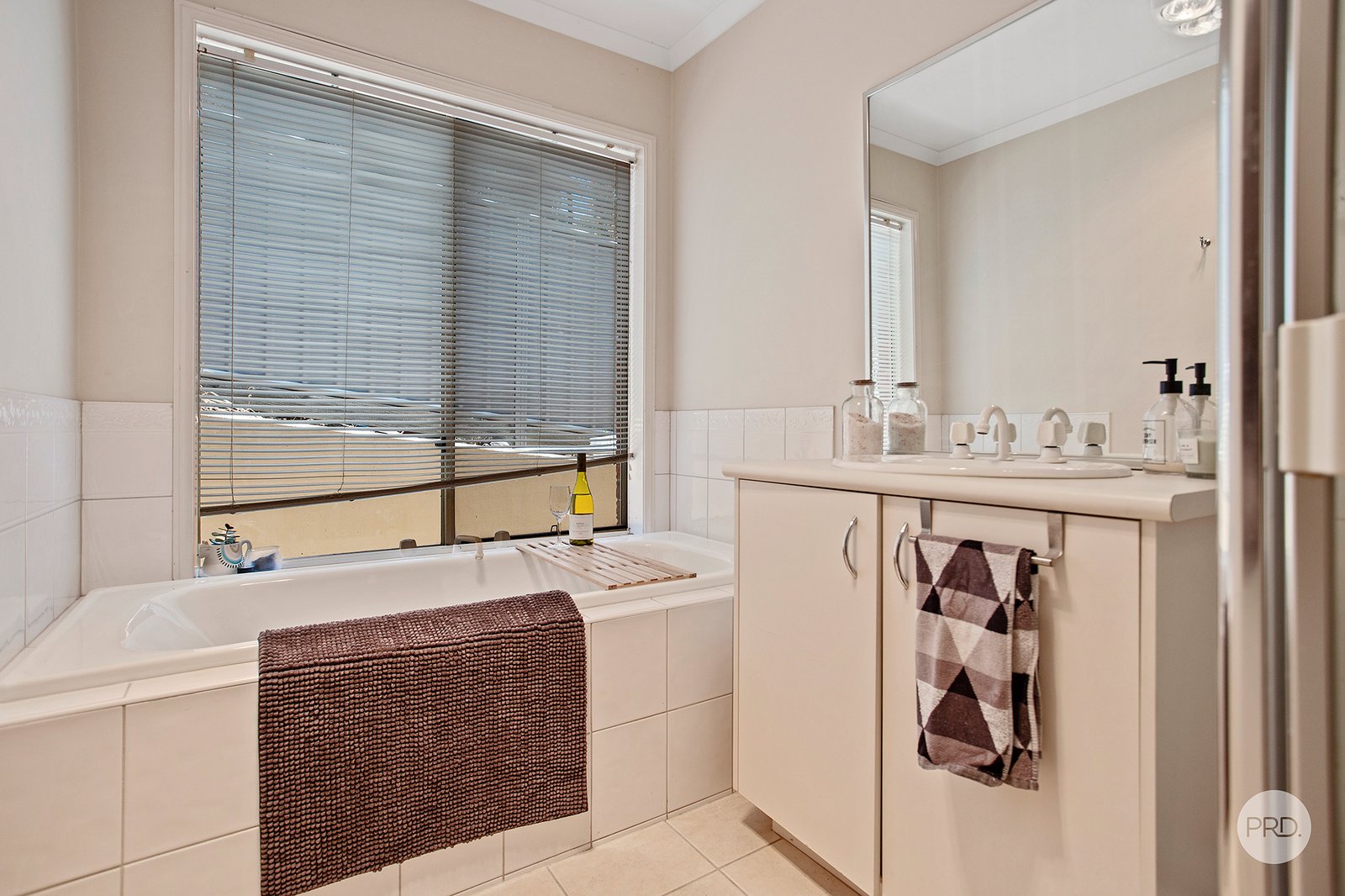 2B Lyndale Court FLORA HILL 12