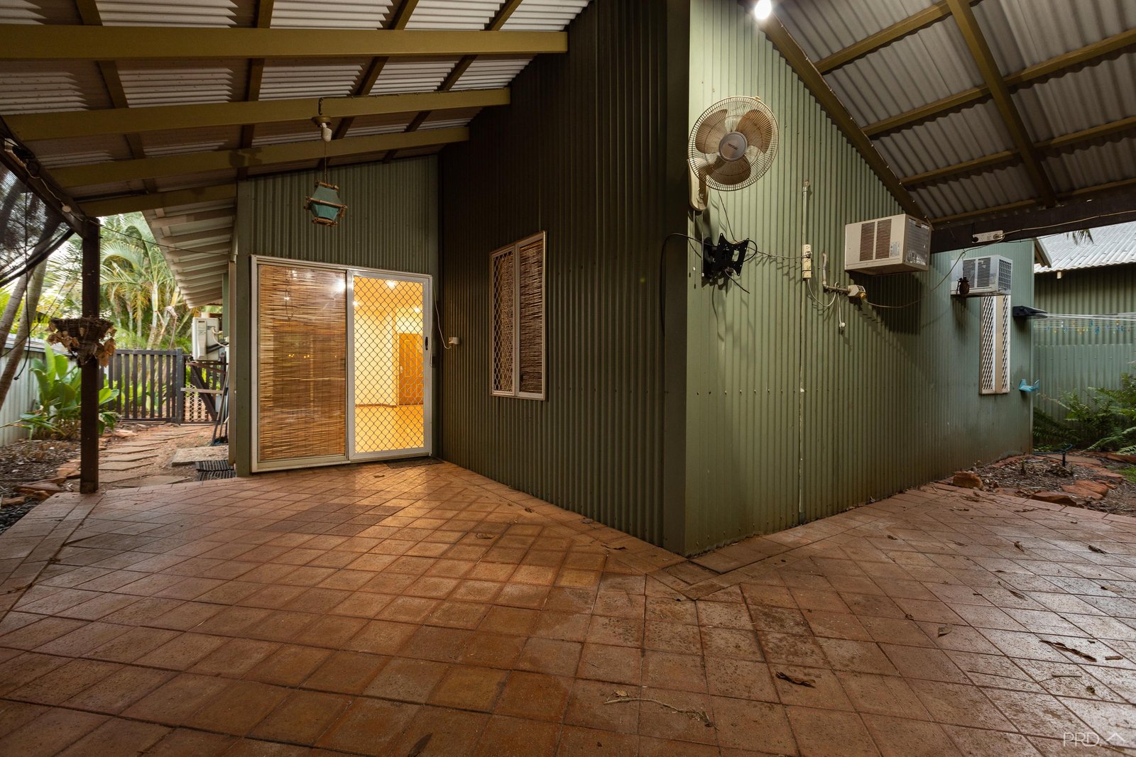 2b McKenzie Road CABLE BEACH 26