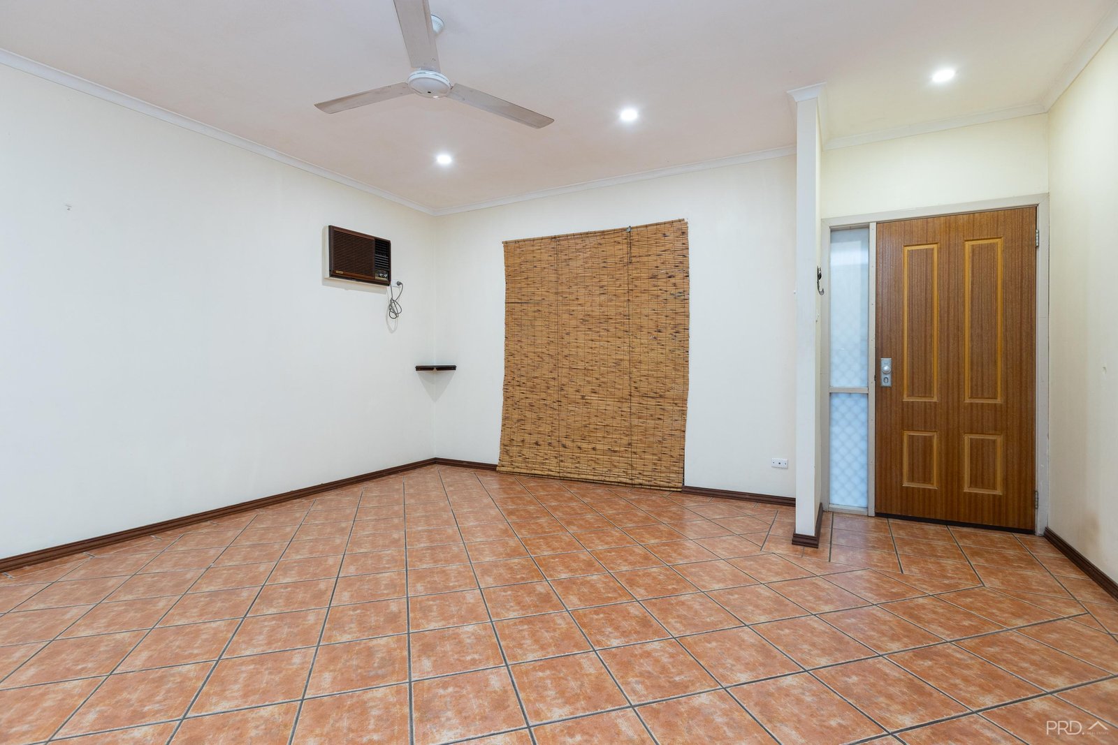 2b McKenzie Road CABLE BEACH 35