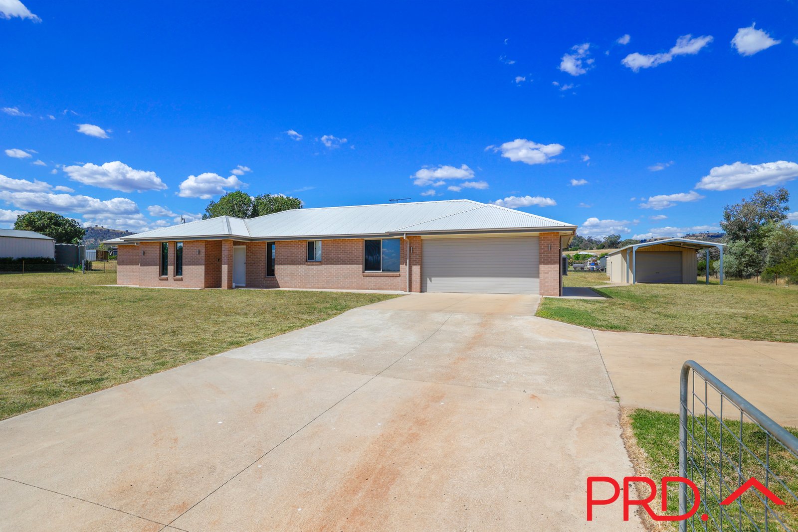 2B Thornbill Road TAMWORTH 3
