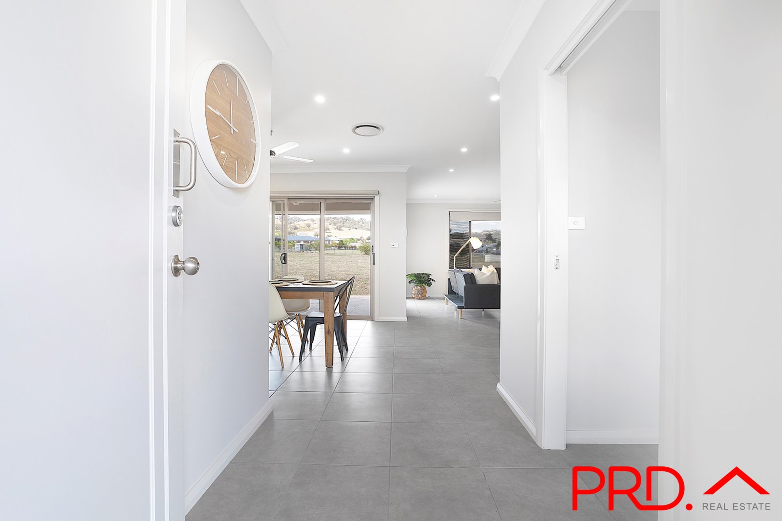 2B Thornbill Road TAMWORTH 4