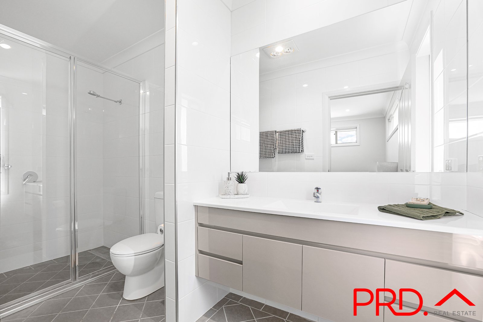 2B Thornbill Road TAMWORTH 11