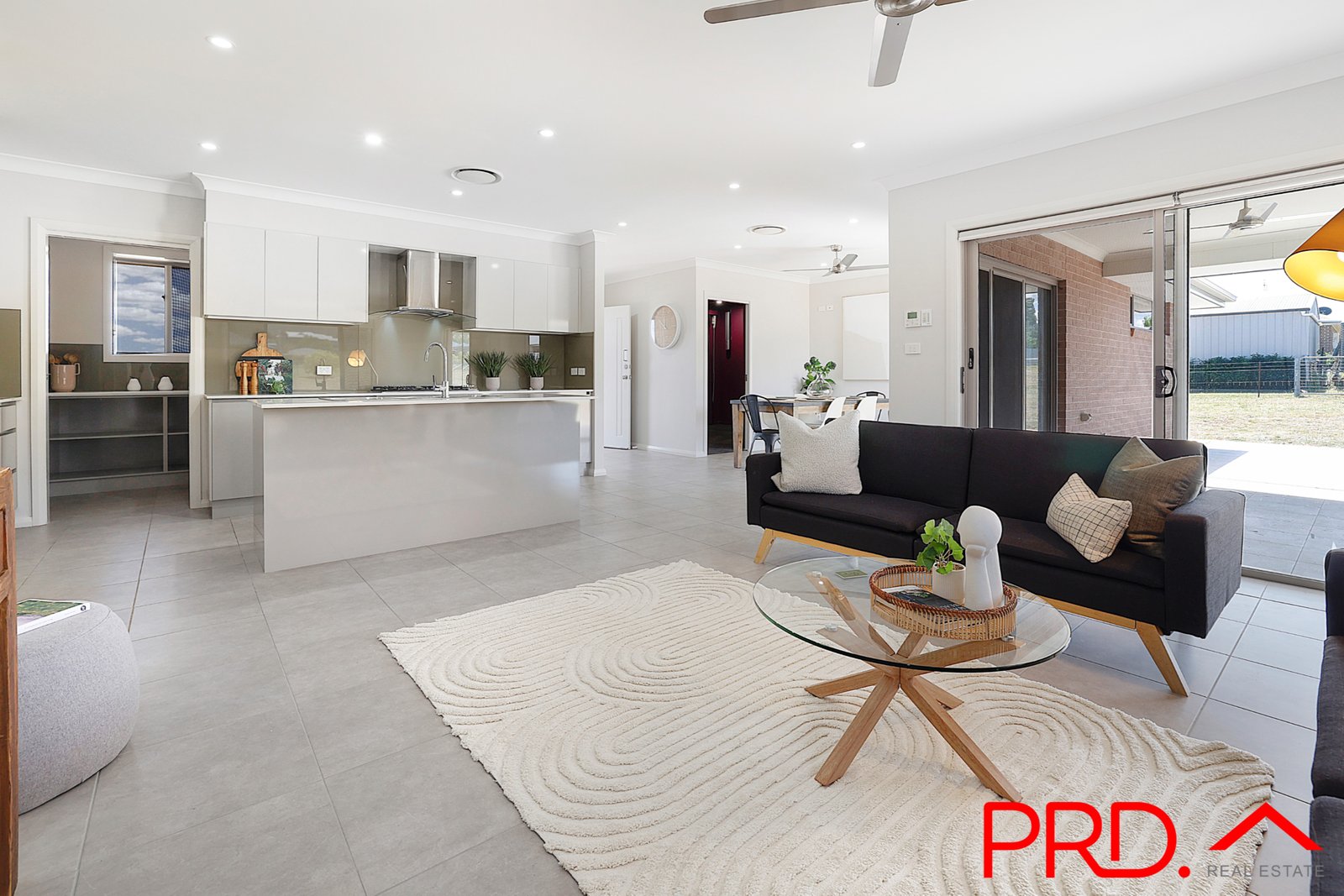 2B Thornbill Road TAMWORTH 18