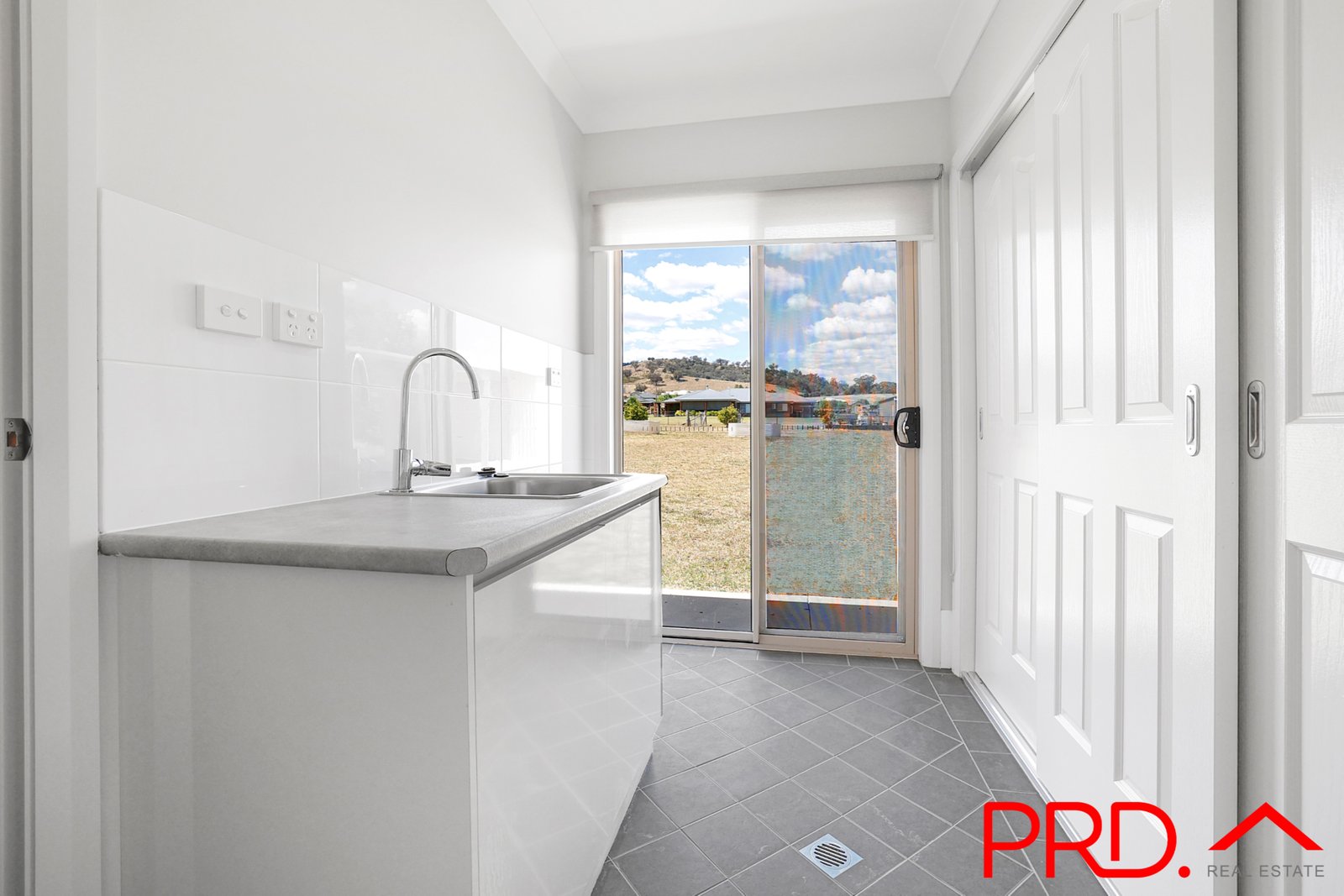 2B Thornbill Road TAMWORTH 24