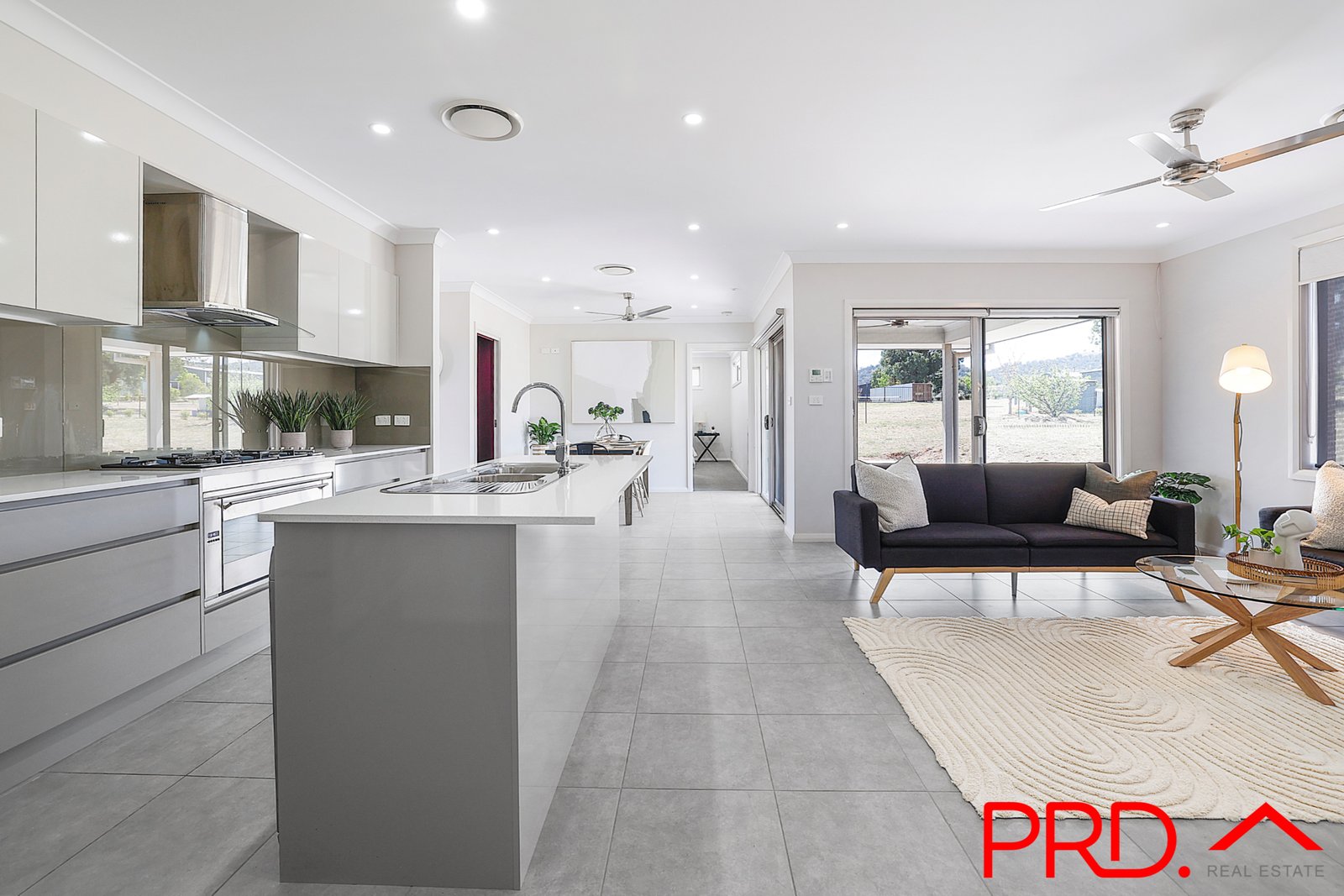 2B Thornbill Road TAMWORTH 25