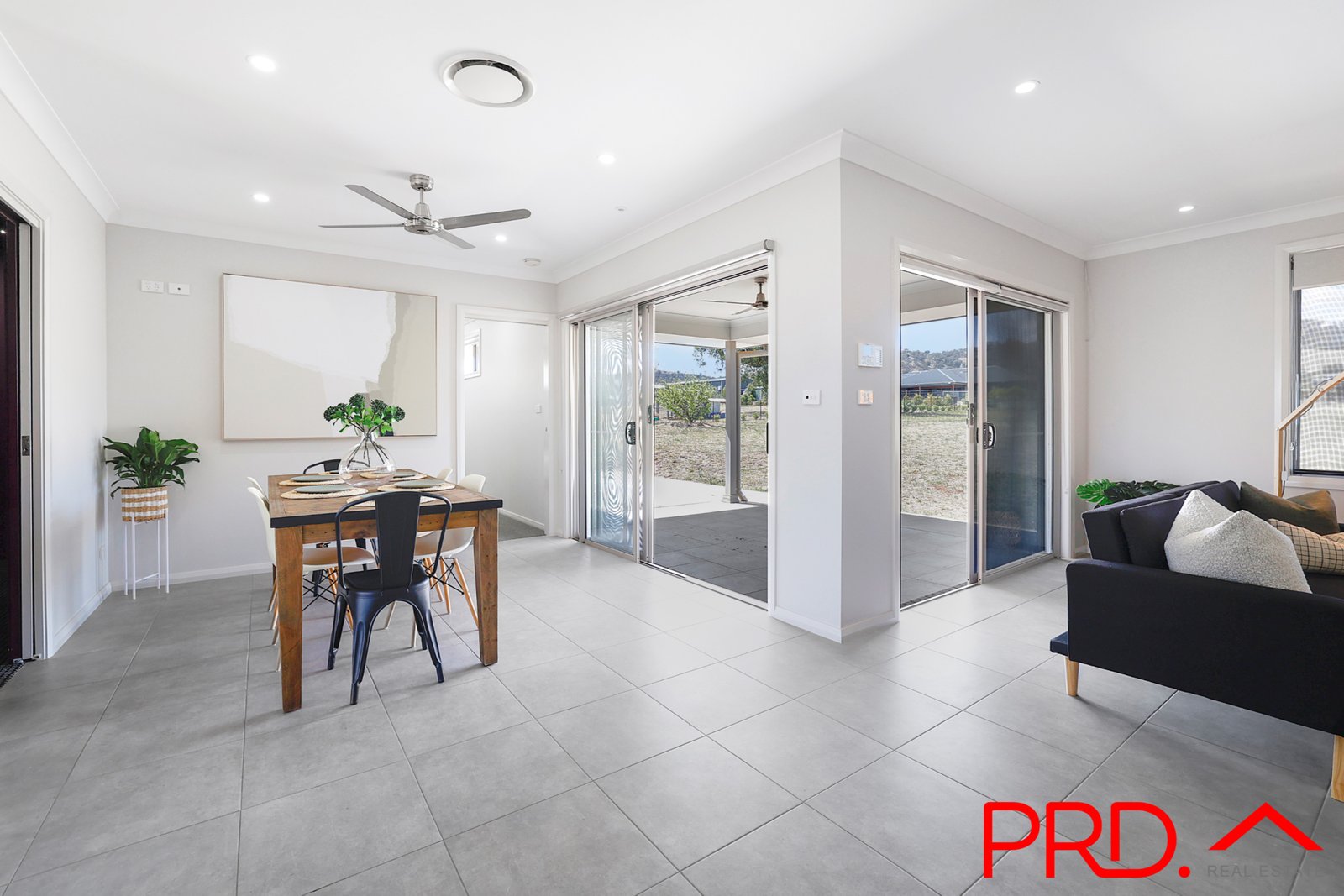 2B Thornbill Road TAMWORTH 26