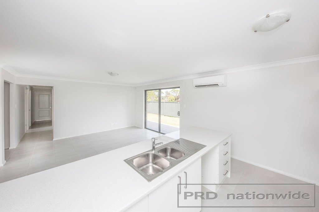 2b West St  GRETA 4