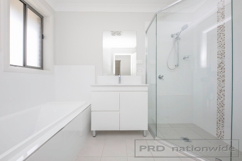 2b West St  GRETA 9