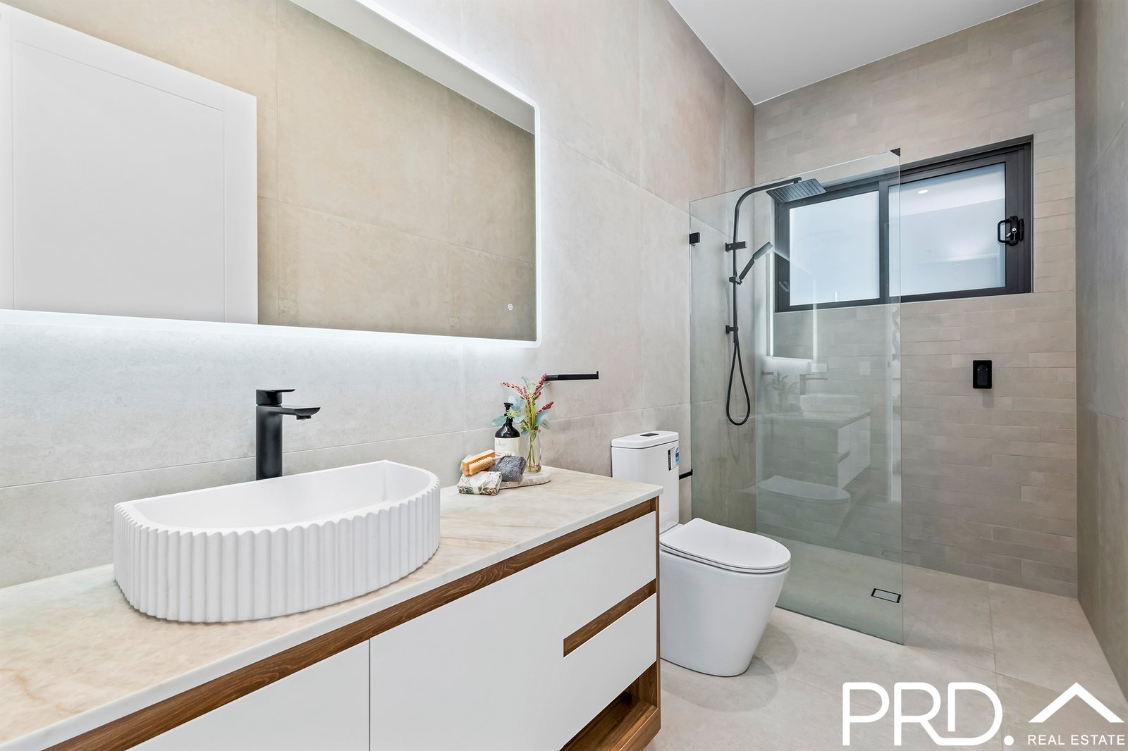 2b Windermere Crescent PANANIA 10