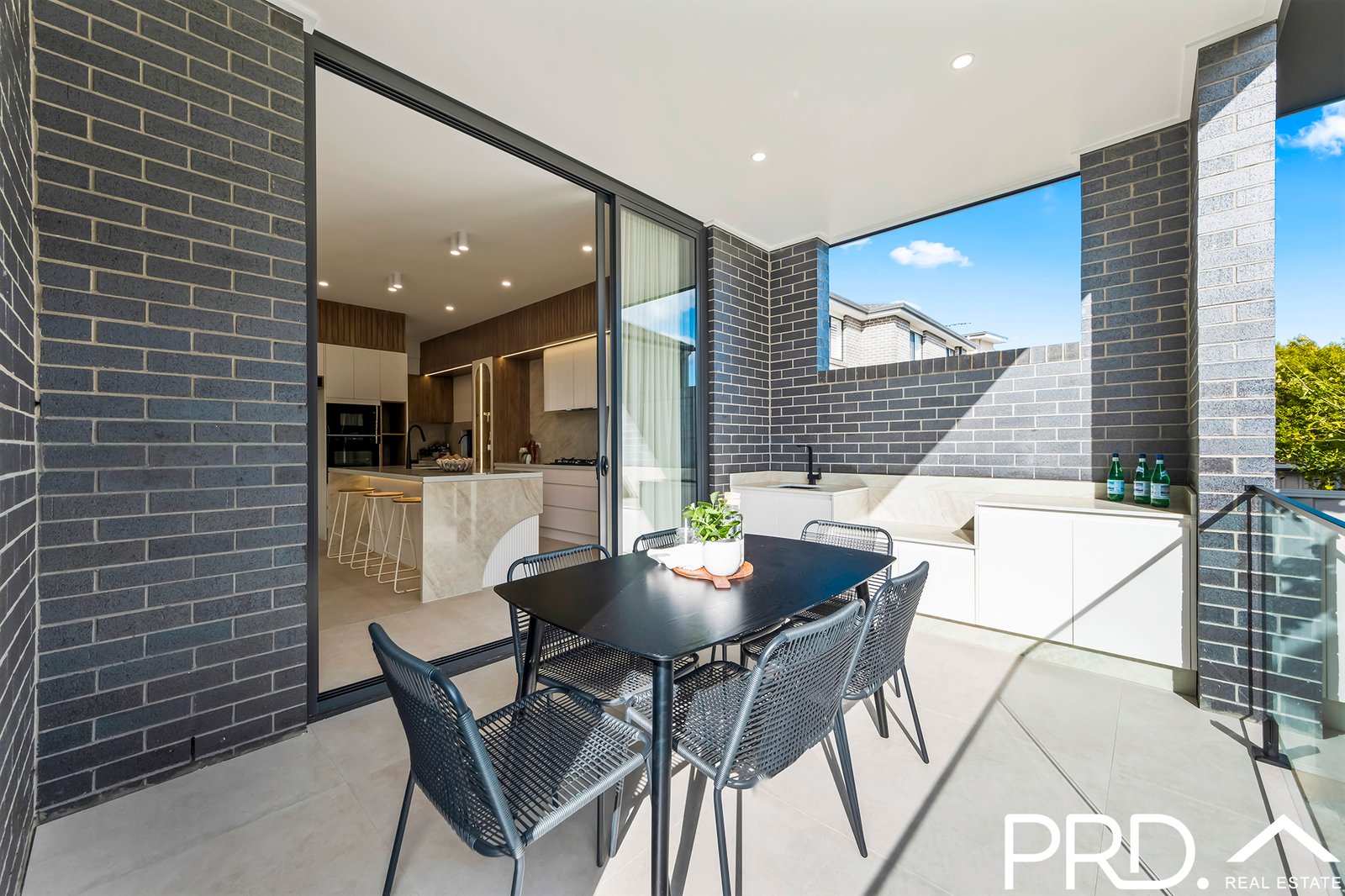 2b Windermere Crescent PANANIA 14