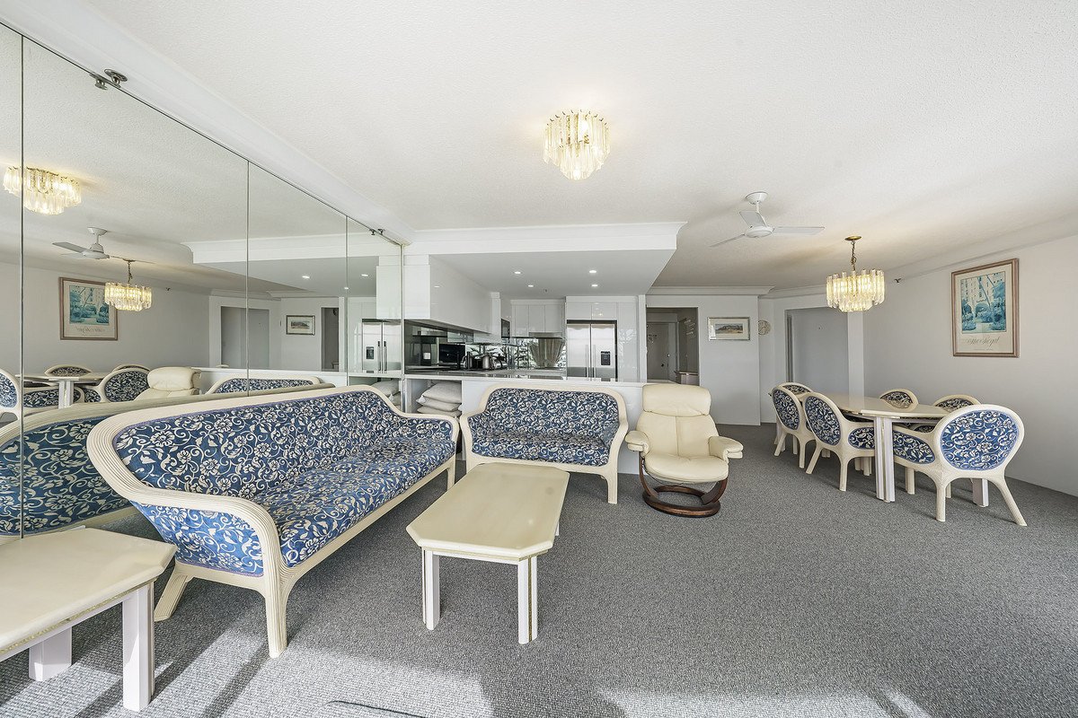 2B/238 The Esplanade Burleigh Heads 14