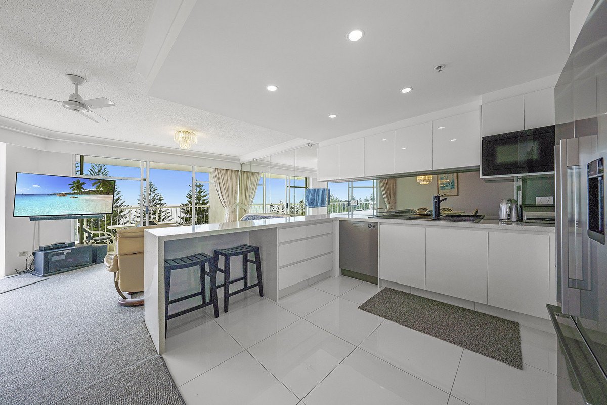 2B/238 The Esplanade Burleigh Heads 16