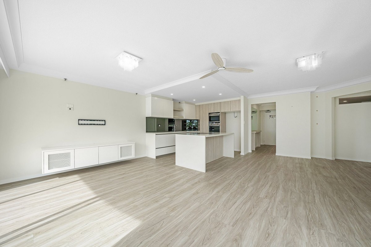 2B/238 The Esplanade Burleigh Heads 2