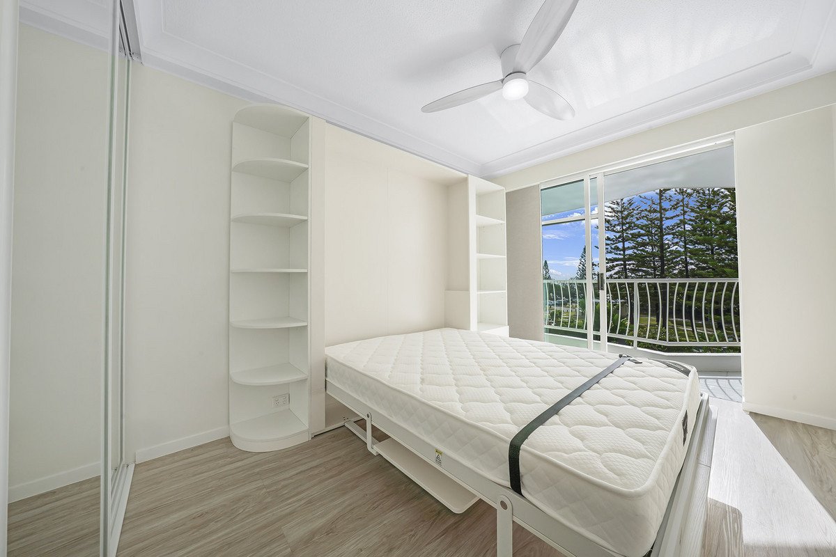 2B/238 The Esplanade Burleigh Heads 9