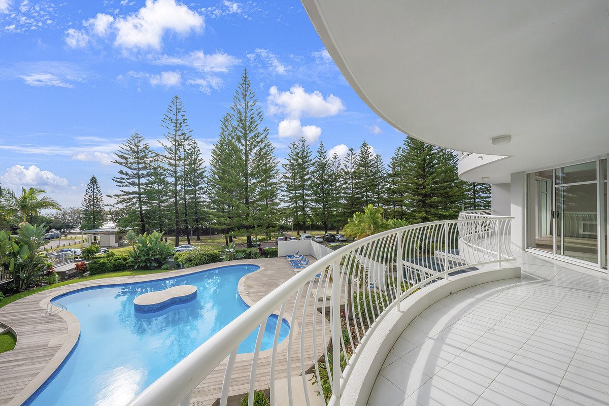 2B/238 The Esplanade Burleigh Heads 2