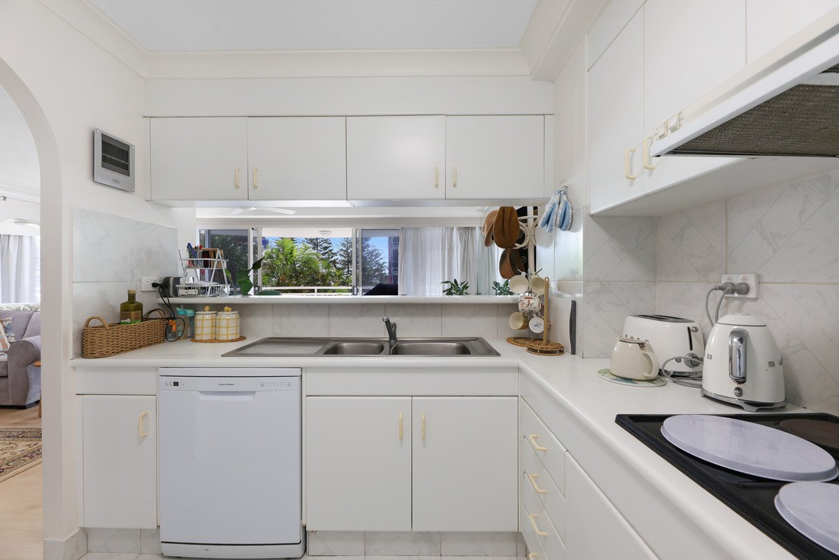 2B/3 Second Avenue Burleigh Heads 3