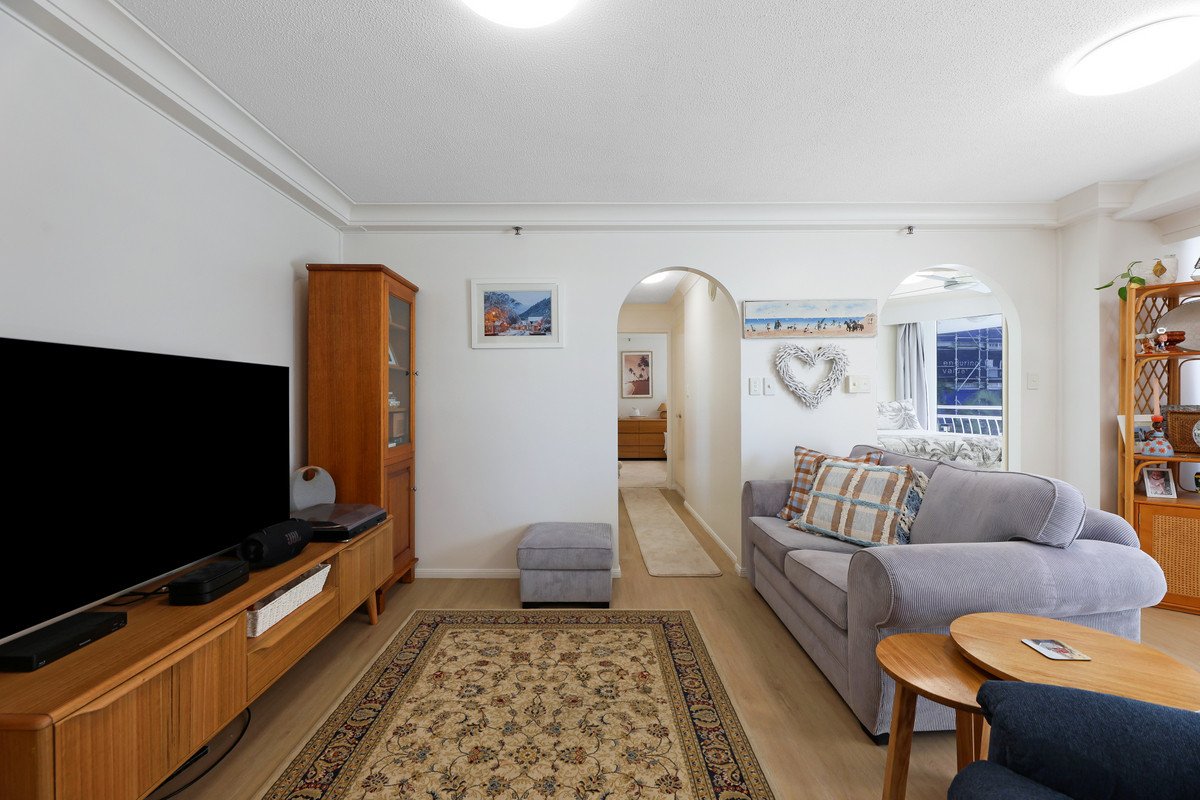 2B/3 Second Avenue Burleigh Heads 8