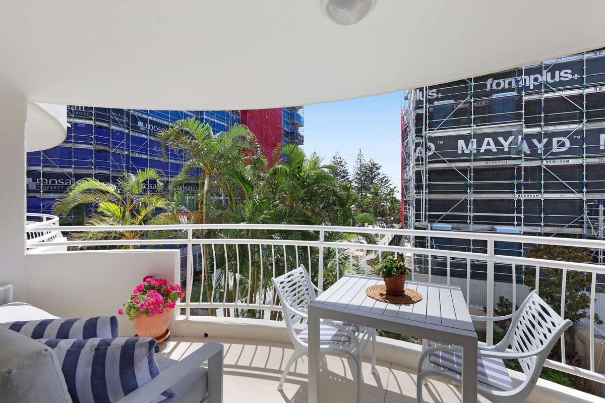 2B/3 Second Avenue Burleigh Heads 2