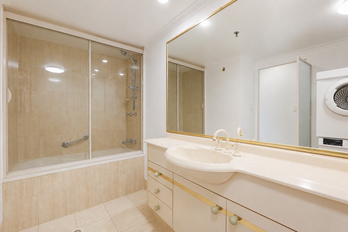 2B/3 Second Avenue Burleigh Heads 11