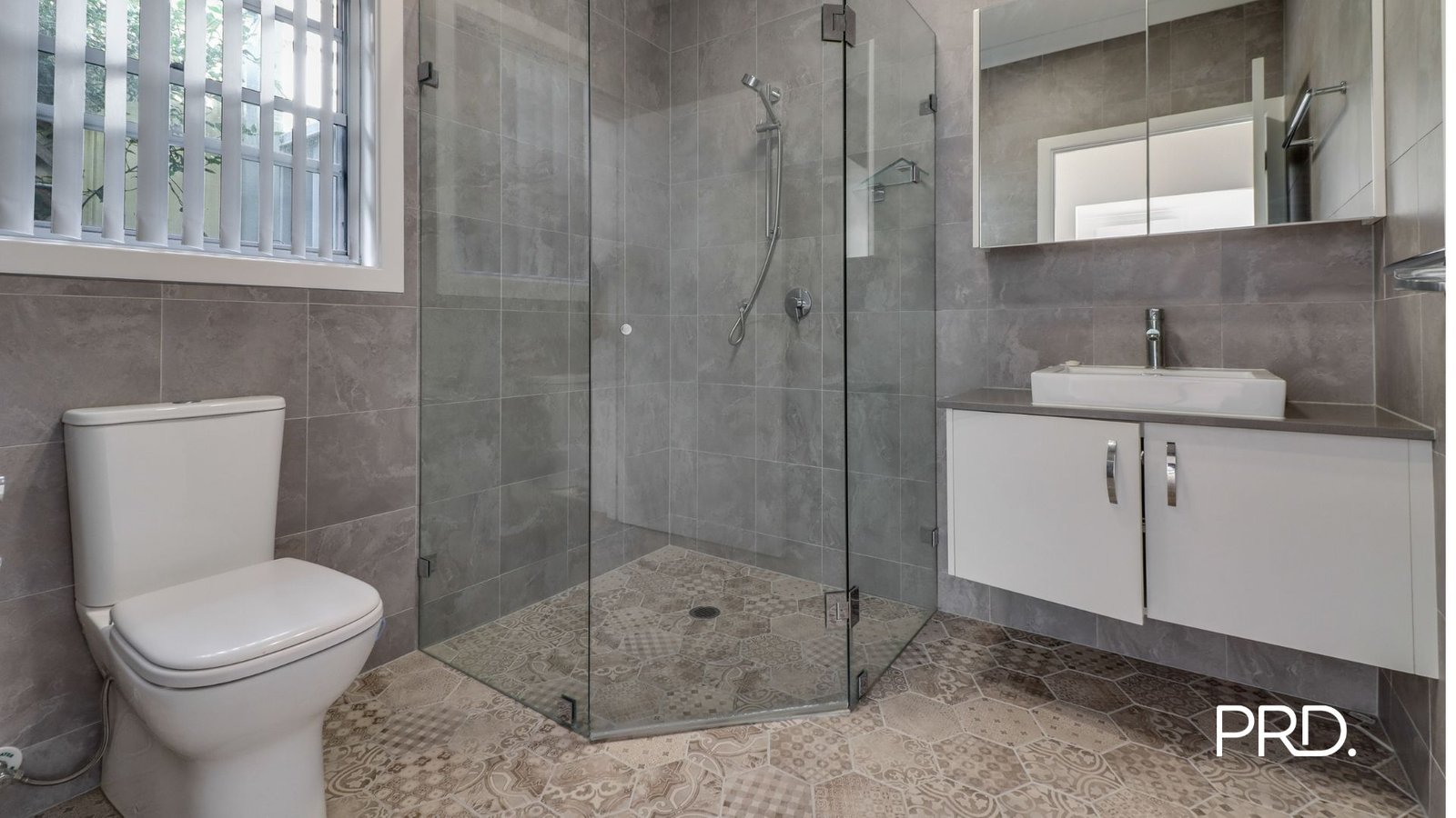 2C Hemmings St  Penrith 3