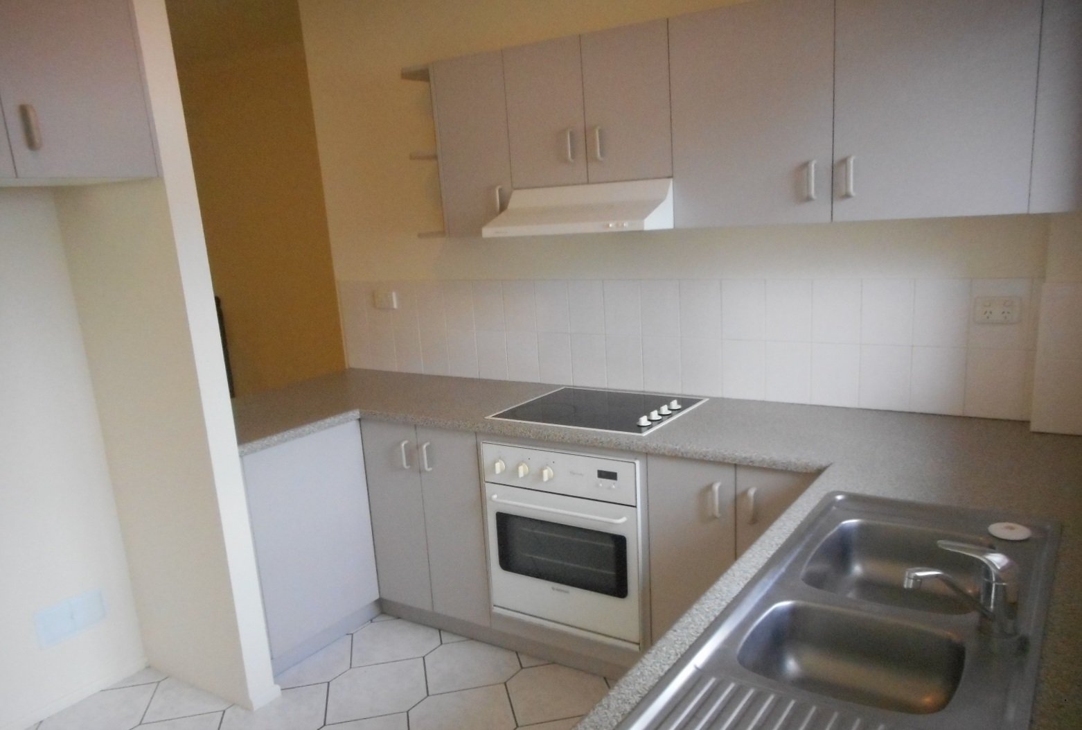 2c/10 Island Drive CANNONVALE 3