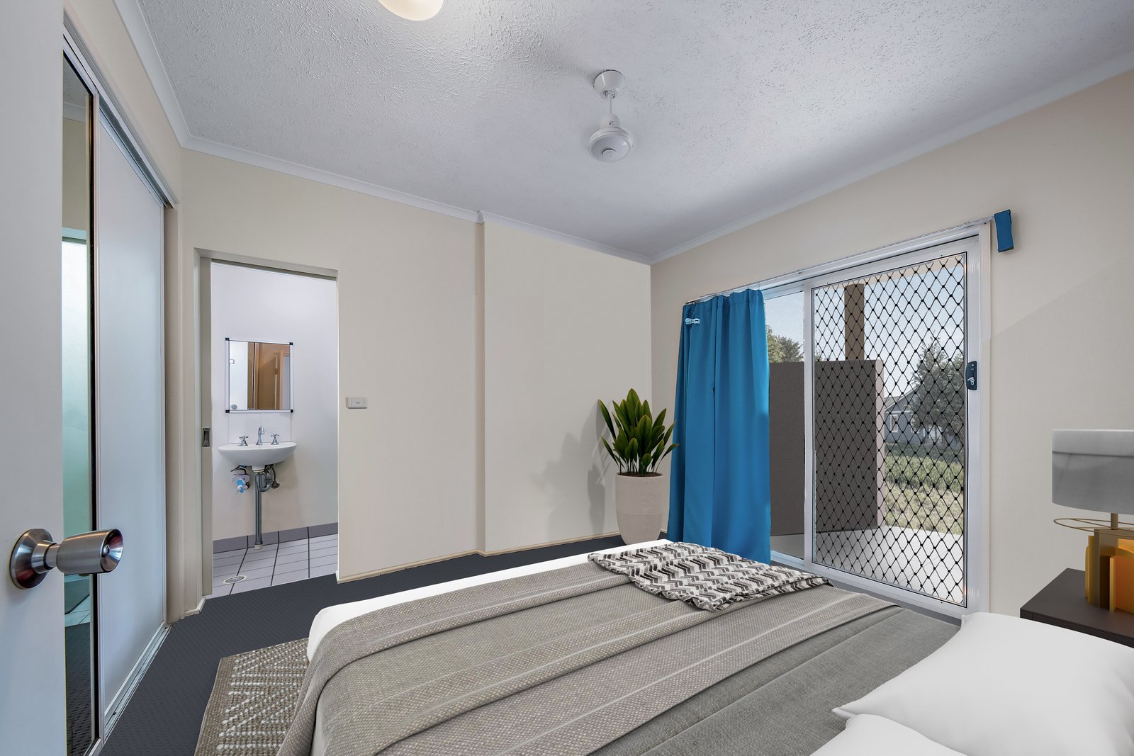 2c/8-10 Island Drive CANNONVALE 4