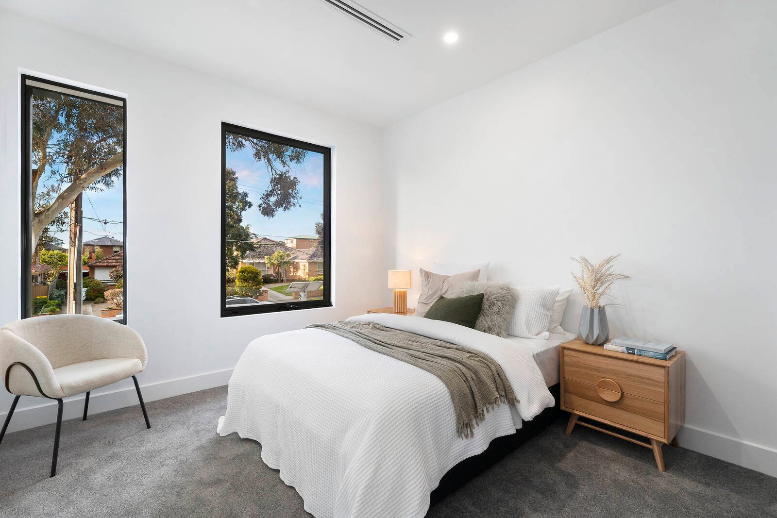 Real Estate and Property in 2D Rowans Road, Highett, VIC