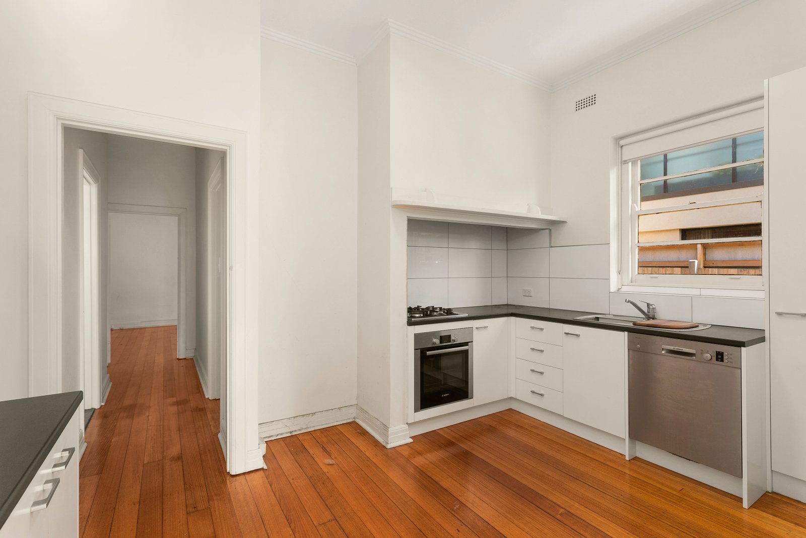 Real Estate and Property in 2E Hudson Street, Caulfield North, VIC