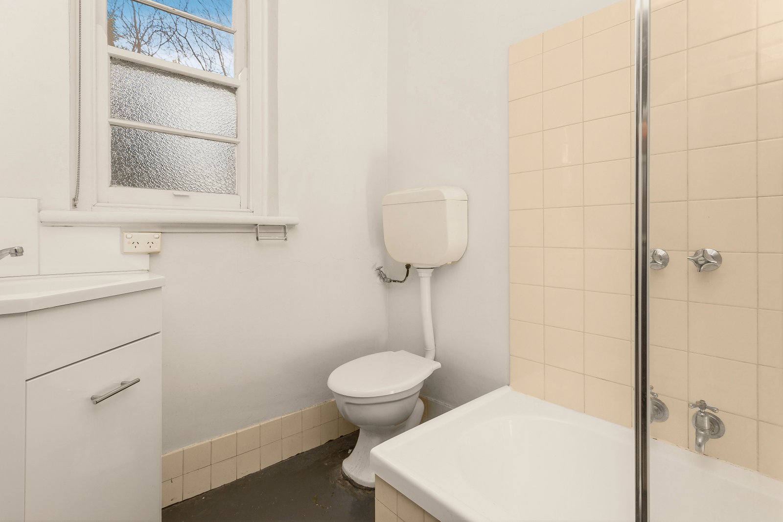 Real Estate and Property in 2E Hudson Street, Caulfield North, VIC