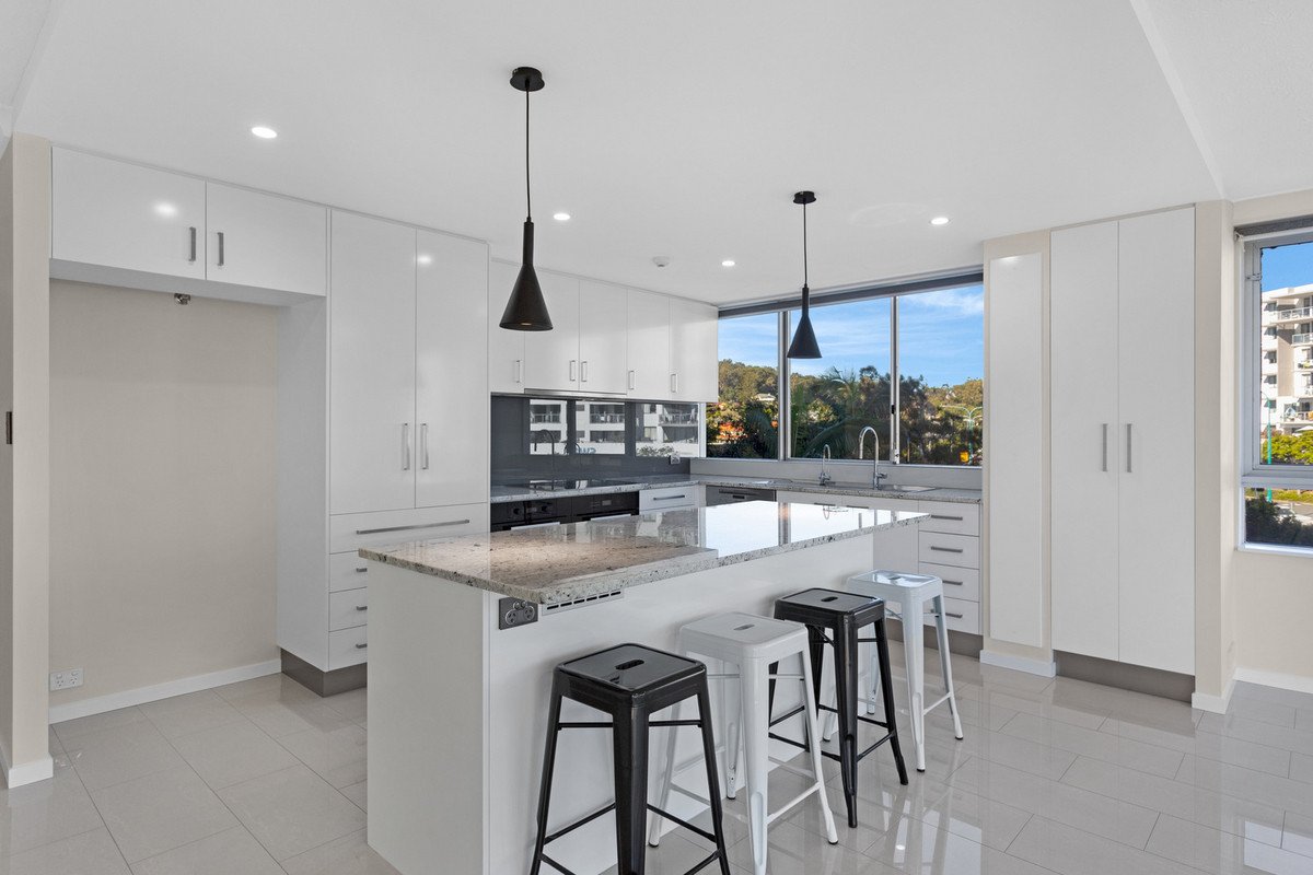 2F/52 Goodwin Terrace BURLEIGH HEADS 5