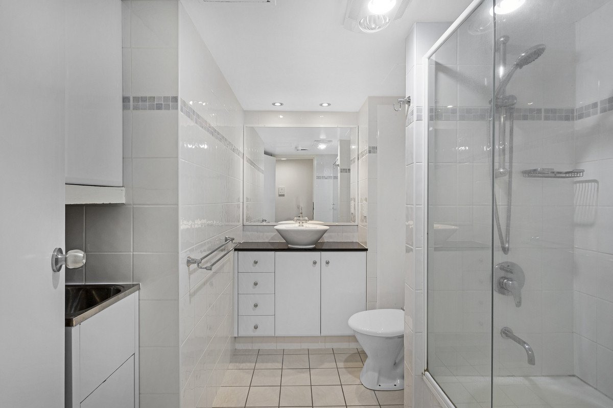 2F/52 Goodwin Terrace BURLEIGH HEADS 12