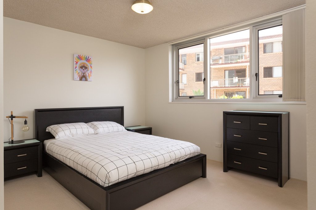 3 100 The Esplanade BURLEIGH HEADS 4