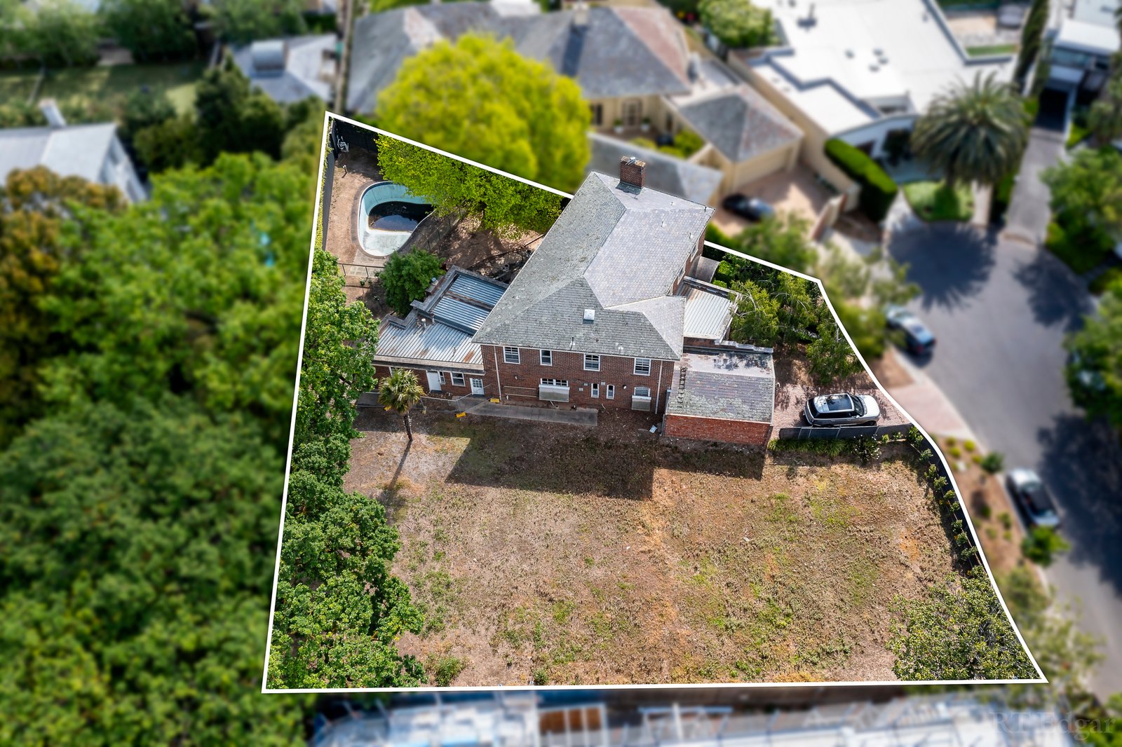 Real Estate and Property in 3-4 Montrose Court, Toorak, VIC