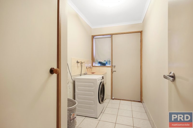 3 / 4 Paramount Court WODONGA 8