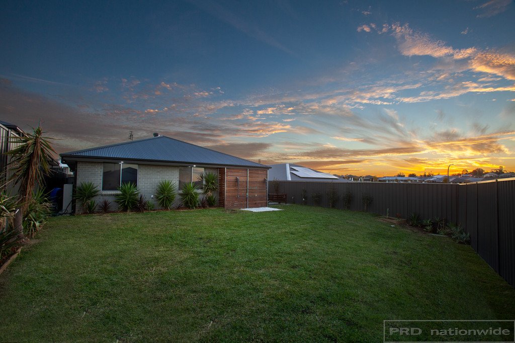 3 Acmena Street GILLIESTON HEIGHTS 12