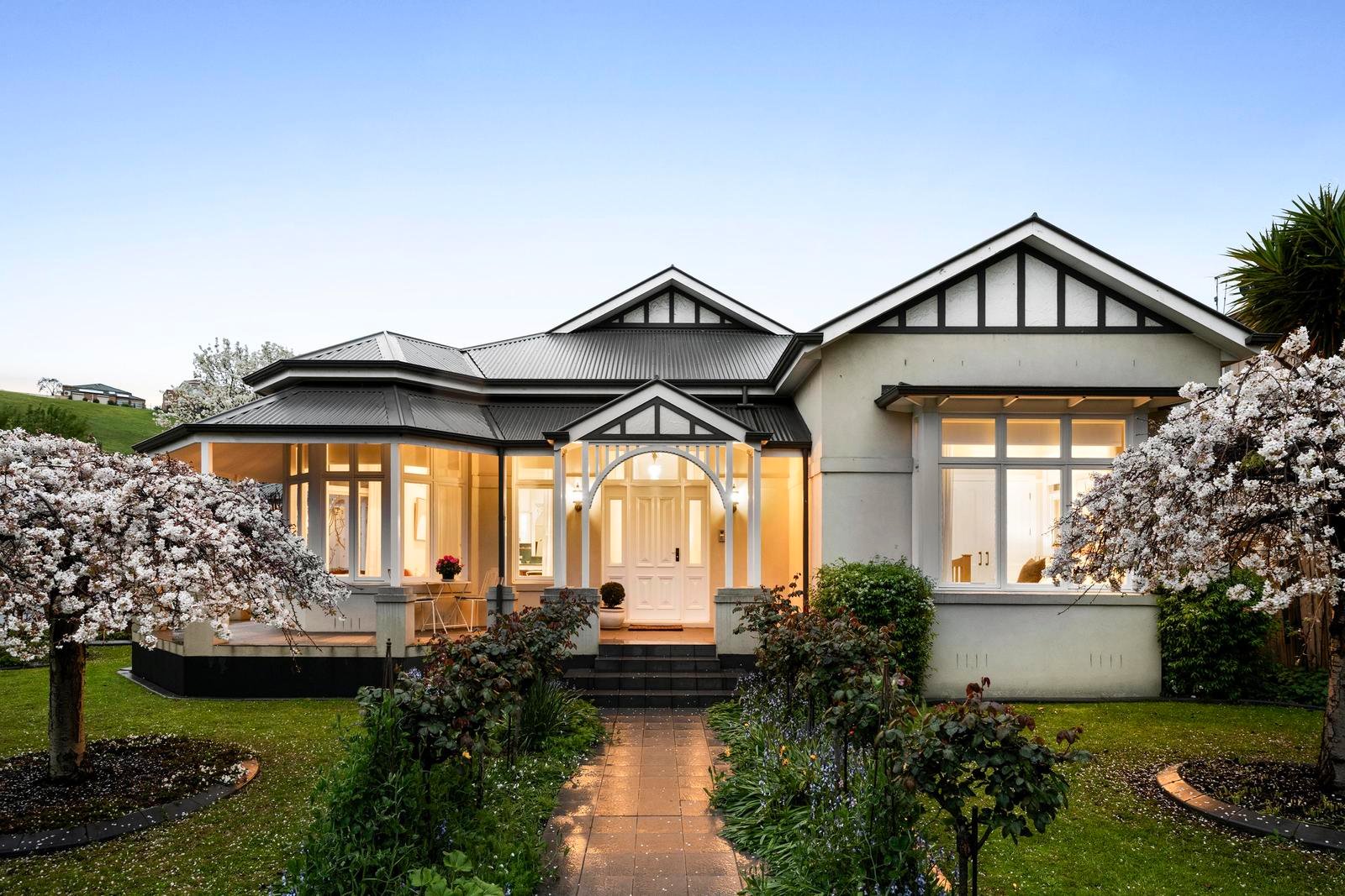 3 Adelaide Boulevard, Gowanbrae VIC 3043