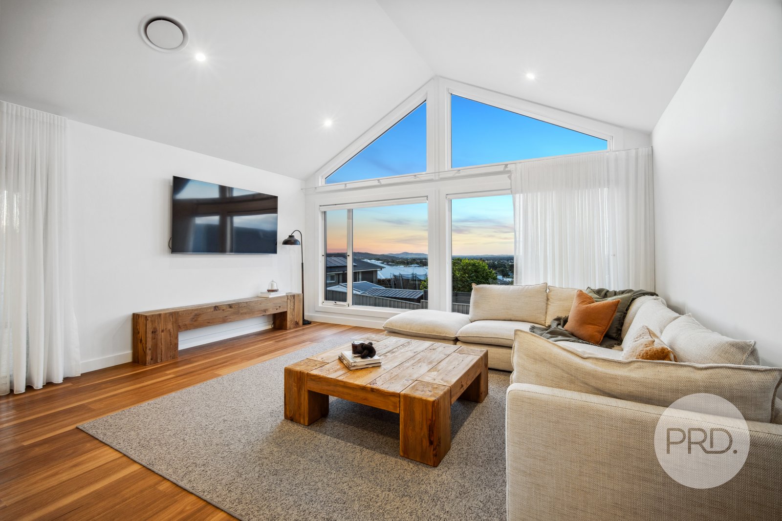 3 Ahket Avenue LLOYD 5